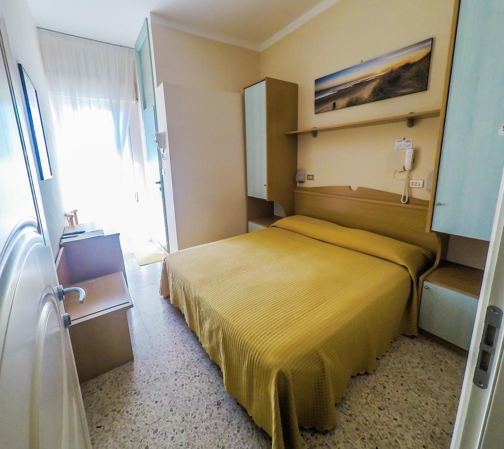 Hotel Simplon ベラーリア・イジェア・マリーナ 部屋 写真